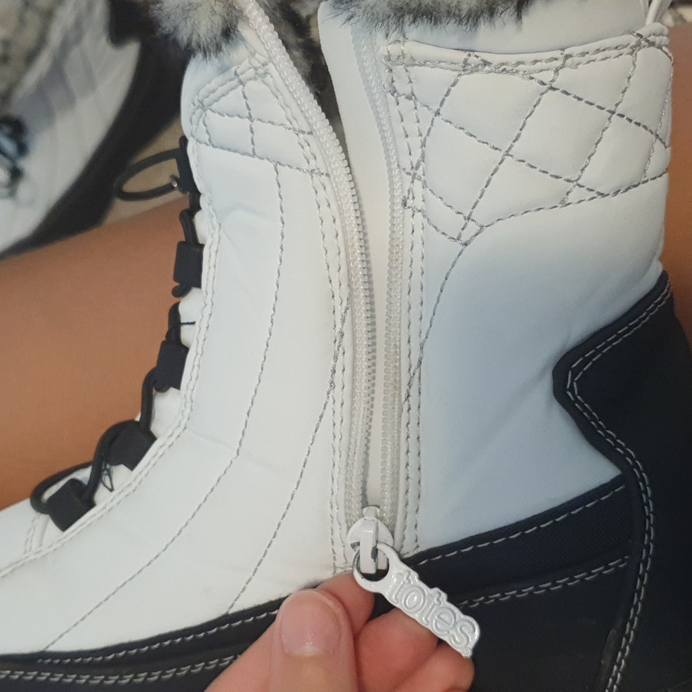 Totes snow boots - Picture 10 of 13